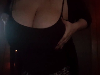 Leann amateur beautiful brunette with big boobs