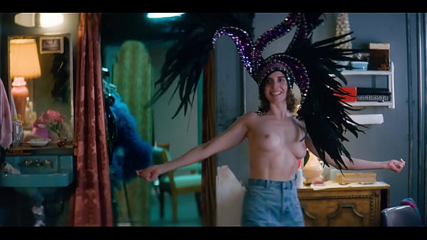 Alison Brie – Titty Shaking GLOW