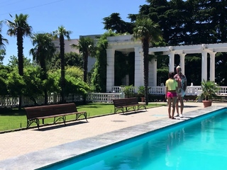 Amateur college teens give outdoor bjs