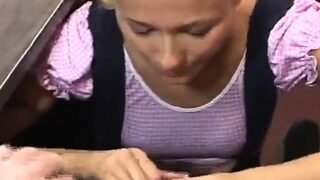 Blowjob and swallow !