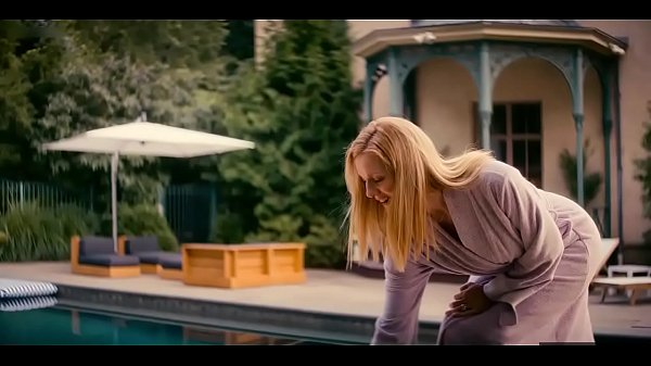 Ellen Page nude sex with Zosia Mamet