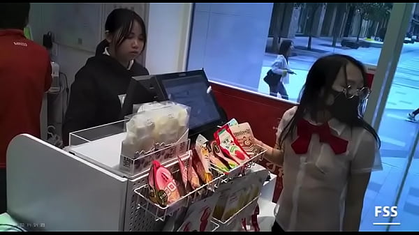 fss超市jk透视装人前露出（更多网红露出调教资源打包合集加Q群135404556）露出