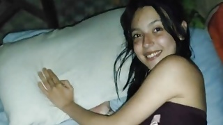 I fuck my teen girlfriend before going to sleep – creampie