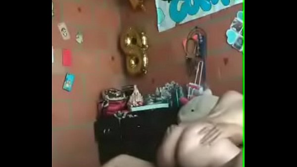 Instagram famosa Colombiana rapa como diosa