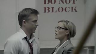 Kathleen Robertson – Boss S01E01