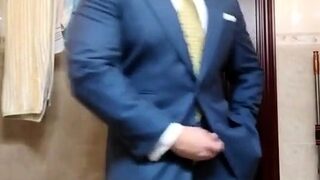 Str8 daddy jerking off in suit