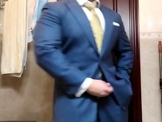 Str8 daddy jerking off in suit