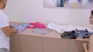 Stud getting a reward from hot sexy roommate Stefany Kyler