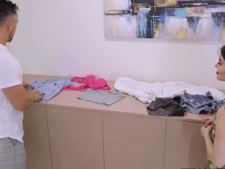 Stud getting a reward from hot sexy roommate Stefany Kyler