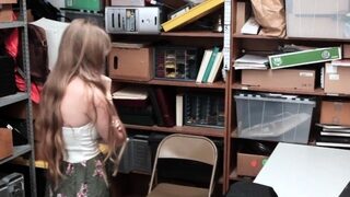 Teen shopllifter pays with pussy