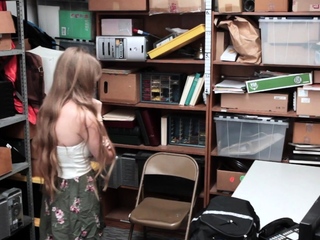 Teen shopllifter pays with pussy