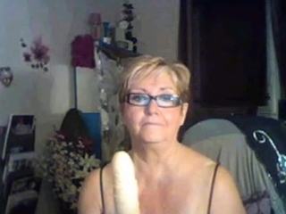 Vieille et ses jouets