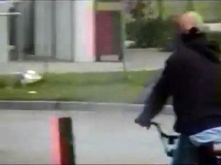 Bear exhibitionist cumshot in auto