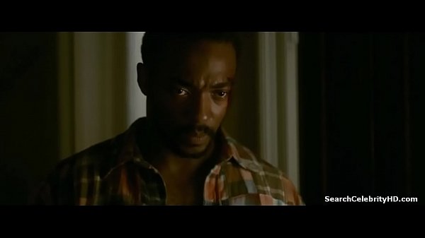 Jennifer Connelly in Shelter 2015