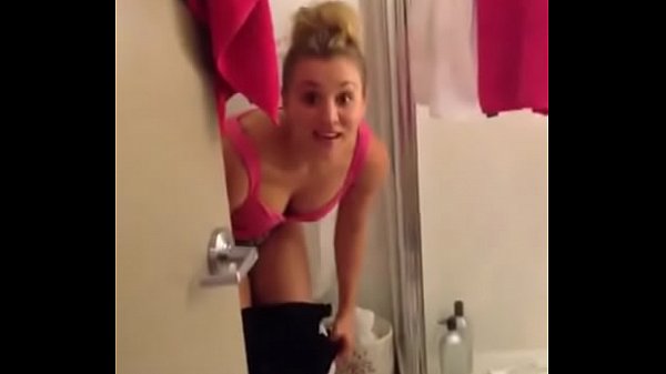 Kaley Cuoco caught pissing
