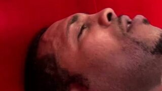 We have this black plumper Reigna Spice on this feat as she