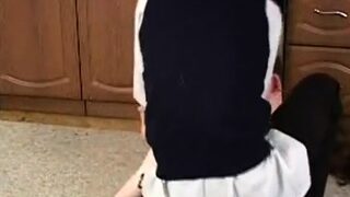 Amateur teen cumshot