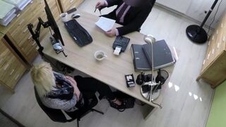 Beef bayonet gets deep inside playful chick ‘s wet muff