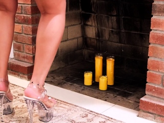 Big boob brunette masturbates on webcam