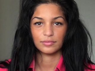 Casting agent explores the babe’s butt with his jock