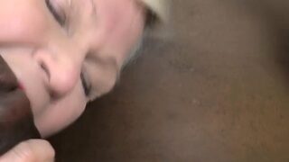 Gilf fucks in threeway