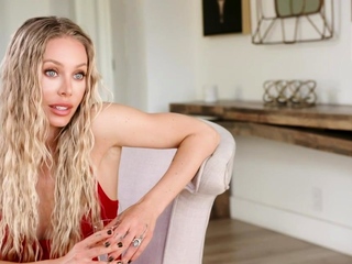 Hot mom Nicole Aniston gets a creampie