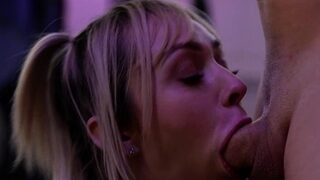 My sisters hot friend try boxing