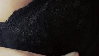 Swingeing floozy got a sextoy and decided to test it