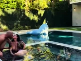 Two legend MILF pornstar share a lucky man and get creampie