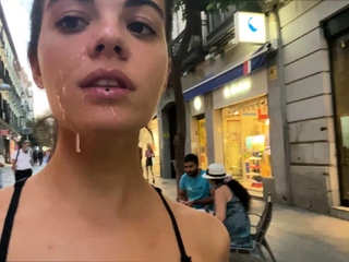 Amateur hottie fucked outdoor in public